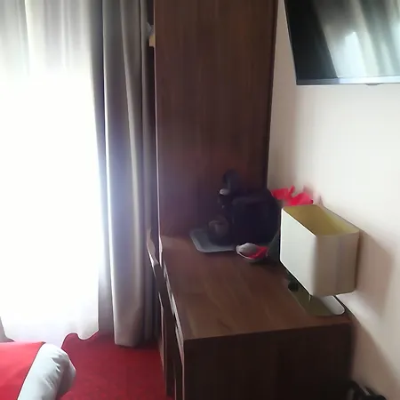 מלון La Perle Montparnasse 2*