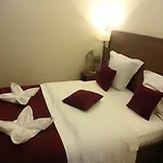 Ξενοδοχείο La Perle Montparnasse 2*