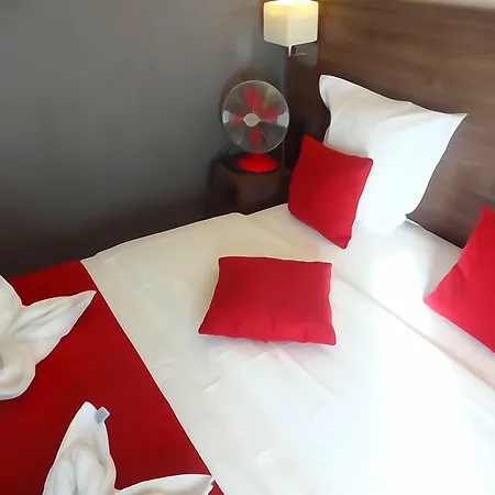 La Perle Montparnasse Paris