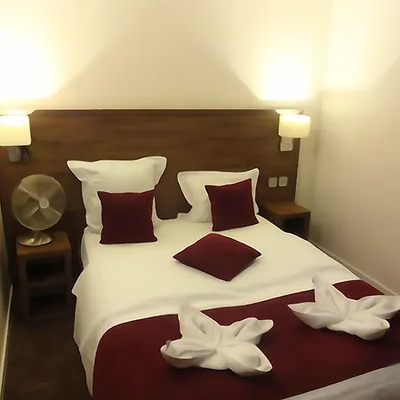 Hotel La Perle Montparnasse 2*