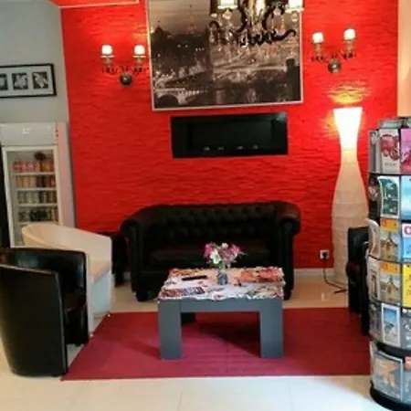 Hotel La Perle Montparnasse 2*