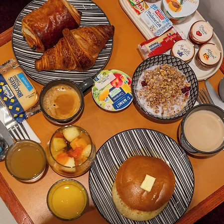 Hotel La Perle Montparnasse 2*