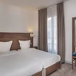 Hotel La Perle Montparnasse 2*