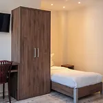 Hotel La Perle Montparnasse