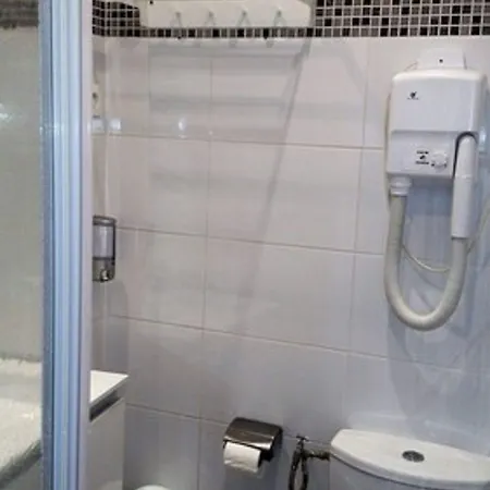La Perle Montparnasse Hotel 2*