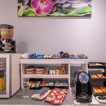 Hotel La Perle Montparnasse 2*