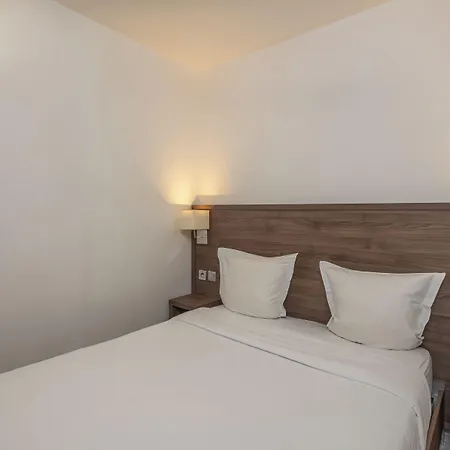 La Perle Montparnasse Hotel