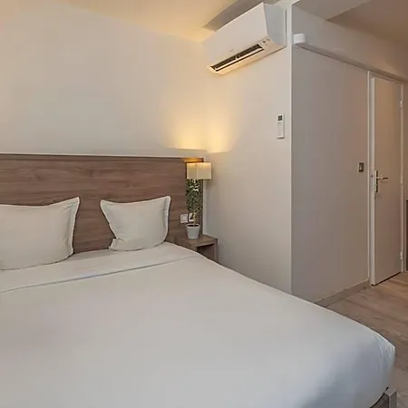 Otel La Perle Montparnasse 2*