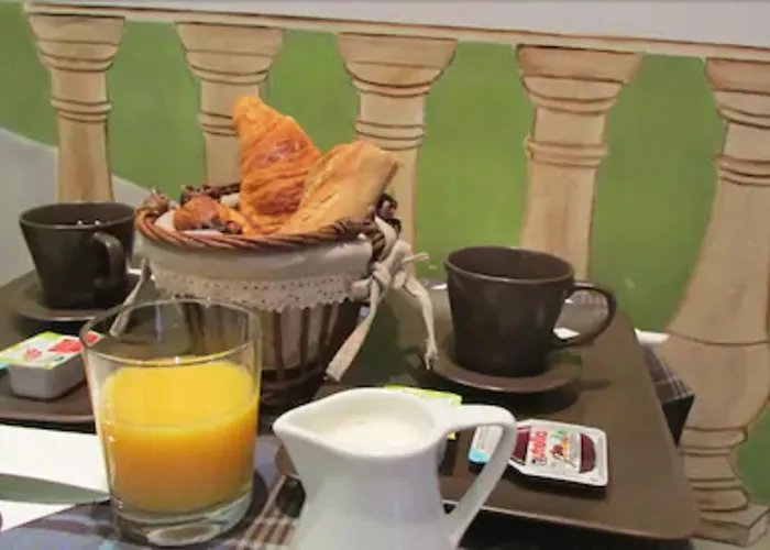 La Perle Montparnasse Hotel