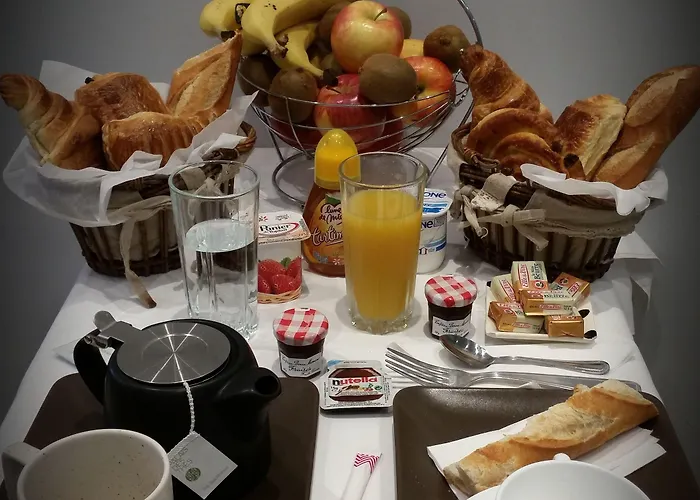 لا بيرل مونتبارناس فندق