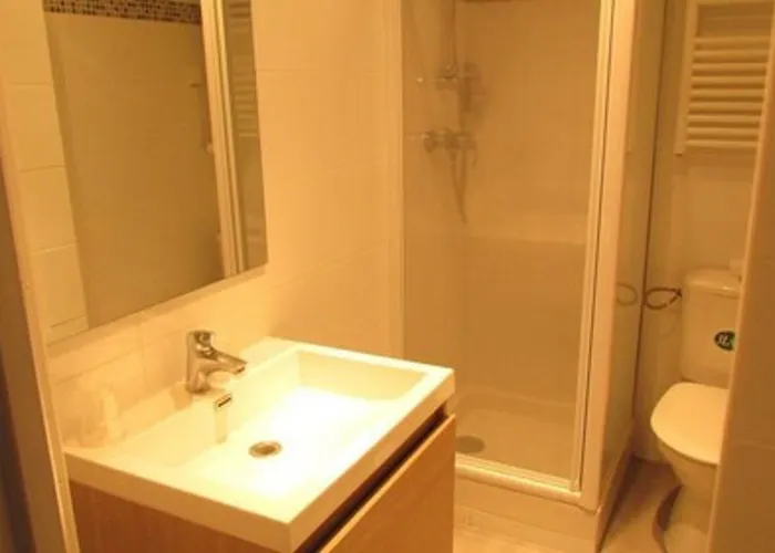 لا بيرل مونتبارناس 2* باريس