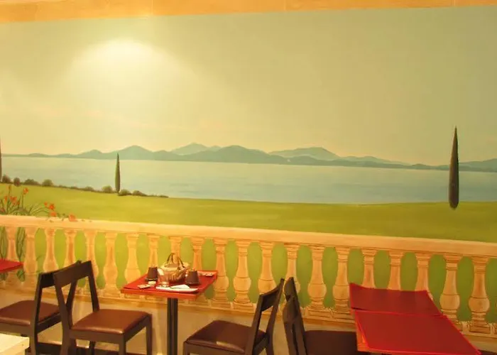 فندق لا بيرل مونتبارناس باريس