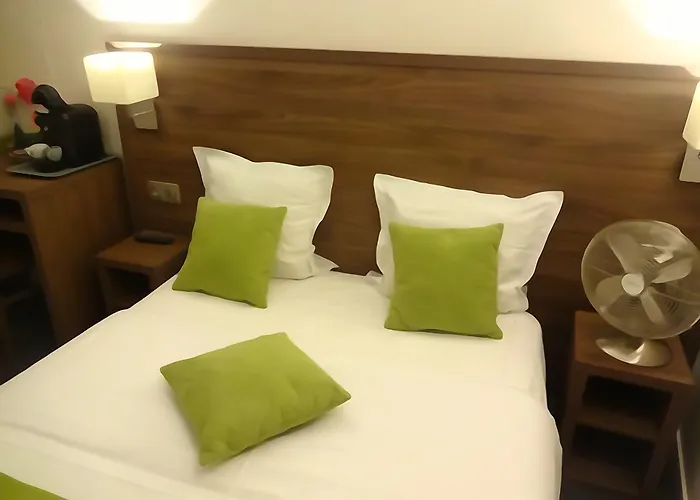 Szálloda La Perle Montparnasse 2*